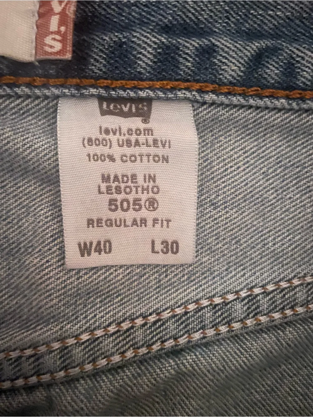 Levi’s 505 Men’s Regular Fit Straight Leg Jeans- Size 40x30- Light Wash BlueJean